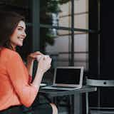 横顔美人になりたい女性へ。綺麗な横顔の特徴&横顔を美しくする方法を解説