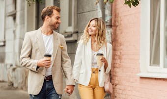 付き合ってないのに 旅行 はアリ 男性が誘う心理 返事の仕方を解説 Smartlog