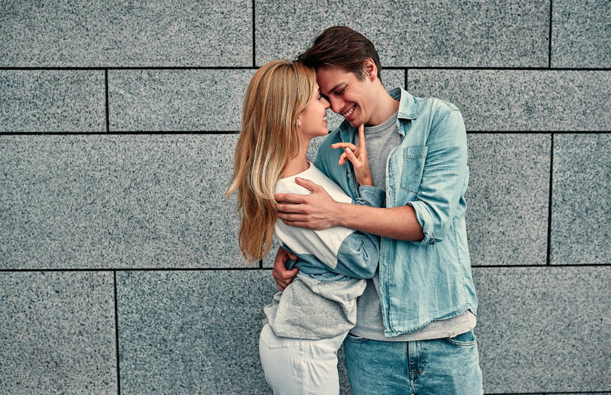 年下男性の脈ありサイン11選 どんな行動や態度 職場でのアプローチをするの Smartlog 年下男性の脈ありサイン11選 どんな行動や態度 職場でのアプローチをするの Smartlog