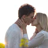 彼女からキスされた彼氏の本音とは?男性がキスしてほしい瞬間も紹介