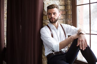 寡黙な人の心理とは？口数が少ない男性との付き合い方・脈ありサインを解説