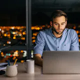 夜型人間の特徴とは?メリット/デメリットと...