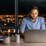 夜型人間の特徴とは?メリット/デメリットと朝型に変える方法も解説