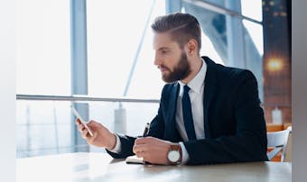 連絡不精な男性の心理 理由とは 連絡してこない彼氏への対処法を紹介 Smartlog 連絡不精な男性の心理 理由とは 連絡してこない彼氏への対処法を紹介 Smartlog