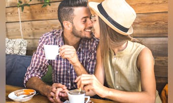 男性がキスしたくなる心理&瞬間。キ...