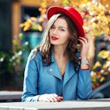 人によって態度を変える女性心理。相手を見て...