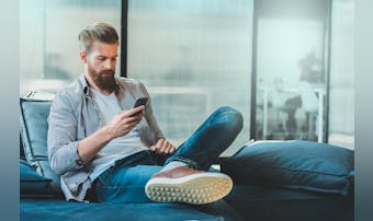 連絡不精な男性の心理&理由とは?連...