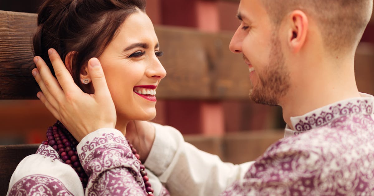 頭をぽんぽんする6つの男性心理 反応の仕方 脈ありの見抜き方を解説 Smartlog 頭をぽんぽんする6つの男性心理 反応の仕方 脈ありの見抜き方を解説 Smartlog