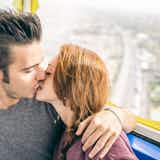 多くのカップルがキスする場所とは 理想のタイミング キスの仕方も解説 Smartlog 多くのカップルがキスする場所とは 理想のタイミング キスの仕方も解説 Smartlog