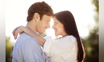 男性が本気で好きな人にとる態度とは...