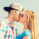 ファーストキスっていつが平均?初キスのタイ...