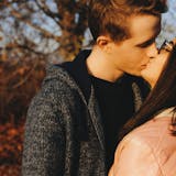 キスが長い男性の心理&特徴。好きな人だと回...
