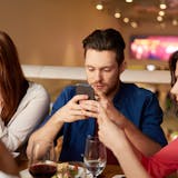 人と話すのが苦手な人の特徴7選。原因を知っ...