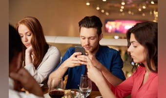 人と話すのが苦手な人の特徴7選。原...
