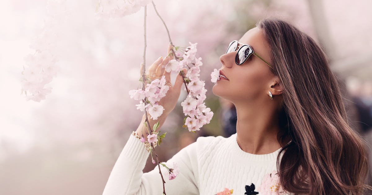 大人の色気を持つ女性の特徴とは 男性をドキッとさせる仕草も解説 Smartlog