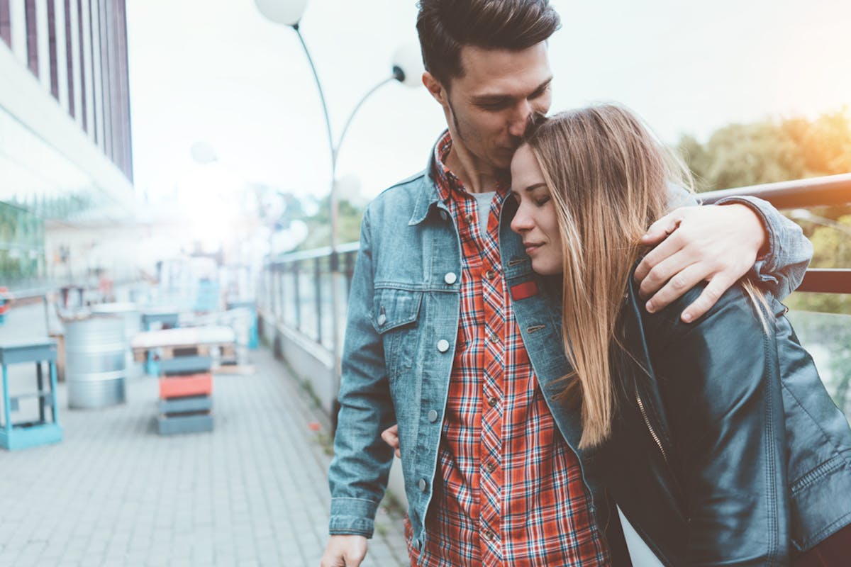 キスの場所でわかる25の意味一覧 キスする部位別に男女の心理を解説 Smartlog