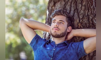 イケメンだけどぼっちな人の特徴 一人行動が多いかっこいい男性の魅力とは Smartlog イケメンだけどぼっちな人の特徴 一人行動が多いかっこいい男性の魅力とは Smartlog