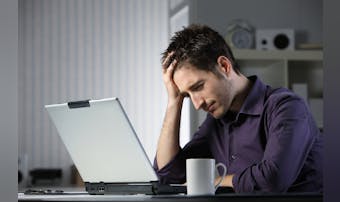 落ち込んだ時の対処法 立ち直り方 やってはいけないng行動も解説 Smartlog 落ち込んだ時の対処法 立ち直り方 やってはいけないng行動も解説 Smartlog