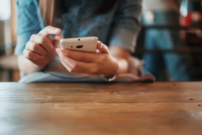 既読スルーをする男性の心理4つ 連絡が来ない時の対処法とng行動とは Smartlog 既読スルーをする男性の心理4つ 連絡が来ない時の対処法とng行動とは Smartlog