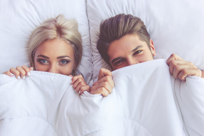 添い寝をする男性心理とは 言動でわかる女性への愛情 添い寝テクを解説 Smartlog