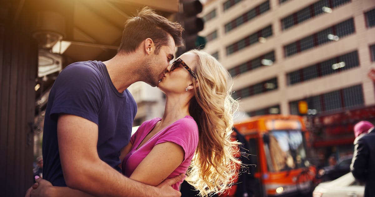 多くのカップルがキスする場所とは 理想のタイミング キスの仕方も解説 Smartlog 多くのカップルがキスする場所とは 理想のタイミング キスの仕方も解説 Smartlog