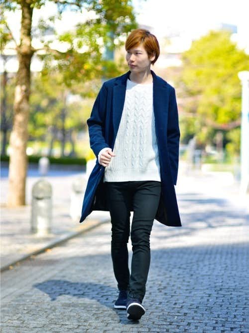 スキニーパンツで上品な着こなしに 春夏秋冬 着回せる人気のメンズコーデ術 Smartlog スキニーパンツで上品な着こなしに 春夏秋冬 着回せる人気のメンズコーデ術 Smartlog