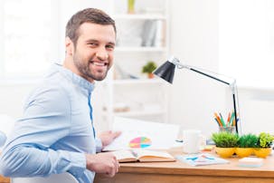 仕事が暇な時の対処法15選 事務職でも暇つぶしできる時間の使い方とは Smartlog