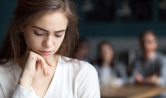 毒舌と悪口の違い 毒舌キャラでも周りから嫌われない人の特徴とは Smartlog