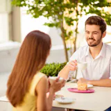 相槌上手な人の特徴9選。仕事や恋愛で効果的...