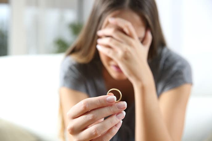 結婚のメリットとデメリットを完全回答 話題の事実婚との違いも解説します Smartlog