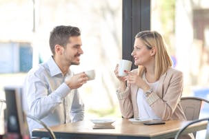 彼氏をどんどん好きになる理由は 何度も惚れ直す魅力的な男性の特徴を解説 Smartlog