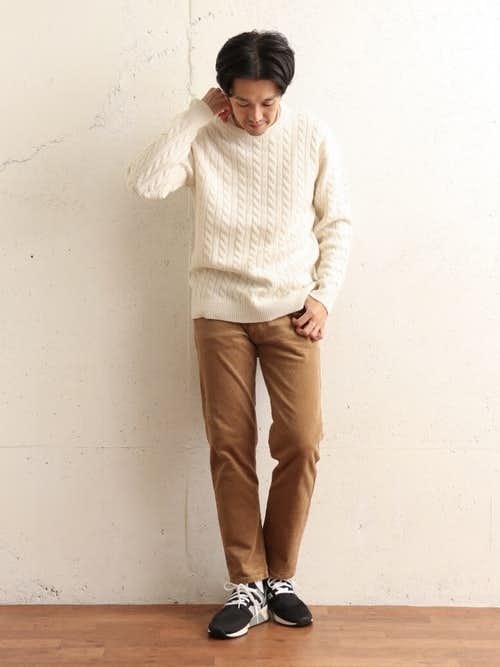 上品で爽やかな服装に仕上がる 白ニットのメンズ着こなしコーデ術 Smartlog 上品で爽やかな服装に仕上がる 白ニットのメンズ着こなしコーデ術 Smartlog
