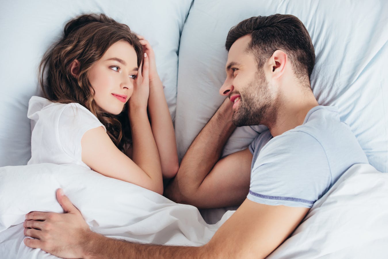 カップルの寝方で親密度診断 寝相で判断する彼氏の性格 深層心理も解説 Smartlog