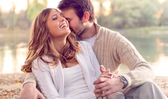 男女別 髪をかきあげる心理とは 男性がドキッとする理由も紹介 Smartlog 男女別 髪をかきあげる心理とは 男性がドキッとする理由も紹介 Smartlog