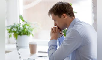 「緊張しい」の意味とは?緊張しやす...
