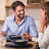 シスコンな人の心理&特徴。姉妹好きな人の恋愛傾向や見分け方も解説