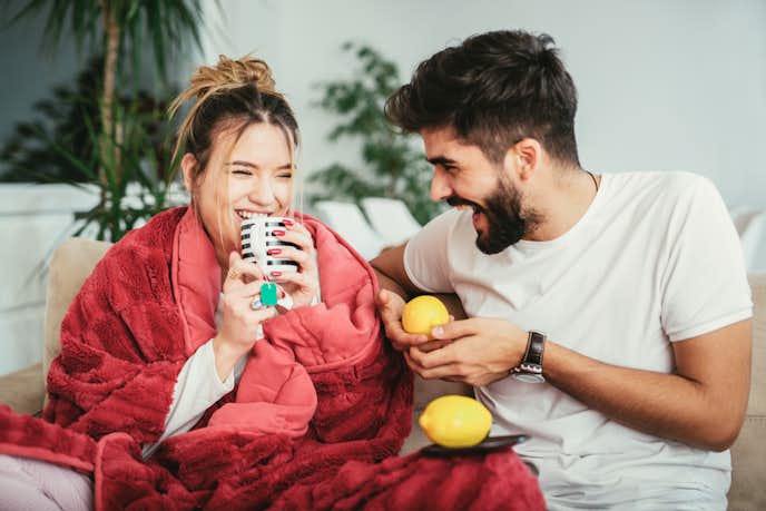 生理中の彼女が彼氏にされたい気遣いとは 優しい対応で彼女を惚れさせよう Smartlog 生理中の彼女が彼氏にされたい気遣いとは 優しい対応で彼女を惚れさせよう Smartlog