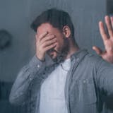 「卑屈」の意味とは?卑屈な考え方をする人の...