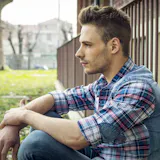 人間嫌いな人の心理&特徴。人が苦手になる原...