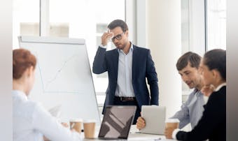 人前で話すのが苦手な原因とは?仕事...