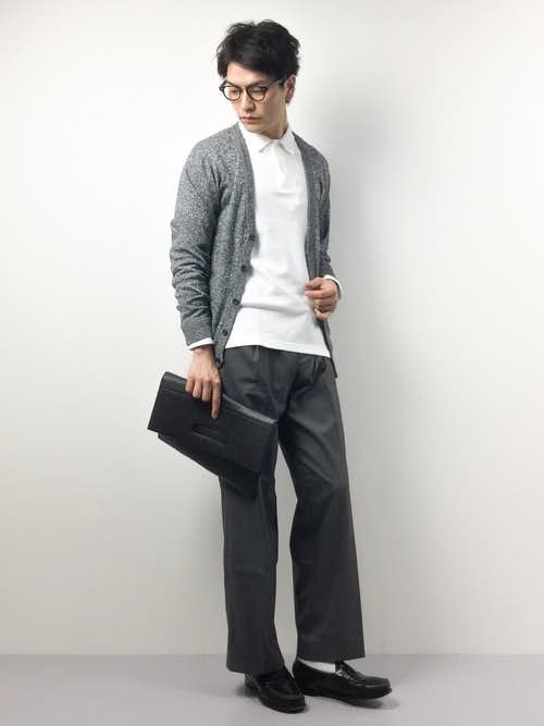 グレーのカーディガンできれいめコーデに 人気の着こなし術を徹底ガイド Smartlog グレーのカーディガンできれいめコーデに 人気の着こなし術を徹底ガイド Smartlog