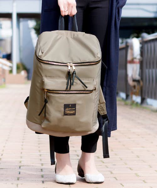 黒リュックのおしゃれな人気ブランド特集 女子にもおすすめのバッグとは Smartlog