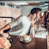 片思いの恋愛を両思いにするには?恋を成就さ...