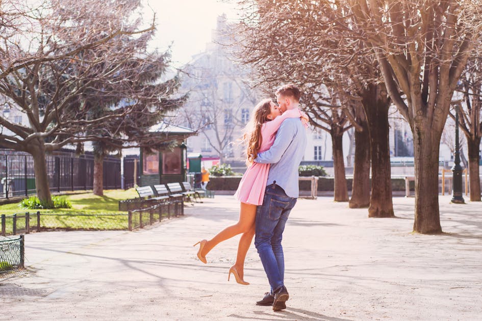 背が高い人の定義や特徴とは 高身長男子が女性にモテる理由や魅力を解説 Smartlog 背が高い人の定義や特徴とは 高身長男子が女性にモテる理由や魅力を解説 Smartlog