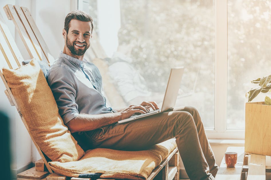 女性を見つめる男性心理とは 目が合った時の 正解リアクション を紹介 Smartlog 女性を見つめる男性心理とは 目が合った時の 正解リアクション を紹介 Smartlog