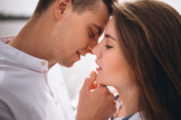 上手なキスの仕方とは 異性を虜にするキスの方法 ムードの作り方を解説 Smartlog