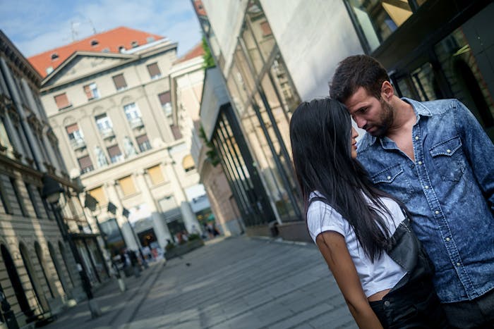 既婚者男性がキスする心理とは 本気と遊びの見抜き方 対処法を紹介 Smartlog