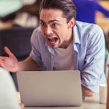 威圧感のある人の心理&特徴とは?威圧的な態...