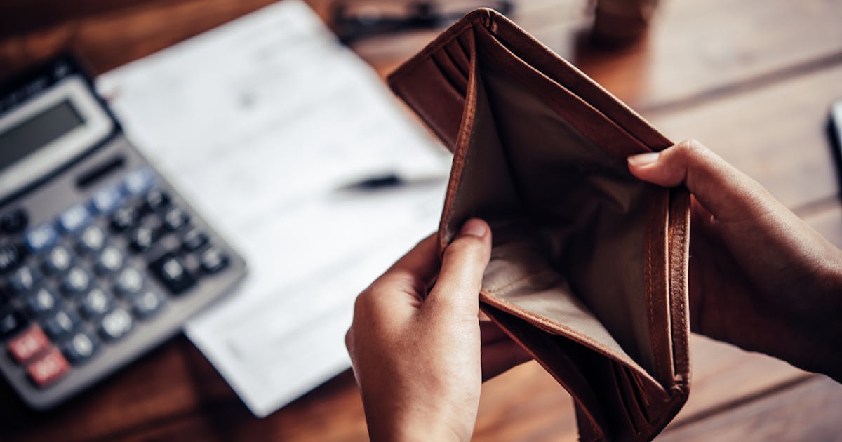 貧乏性の意味とは ケチケチする人の特徴 性格を改善する方法を紹介 Smartlog 貧乏性の意味とは ケチケチする人の特徴 性格を改善する方法を紹介 Smartlog