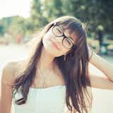 “地味な女性”の特徴とは?地味系女子が男性からモテる理由を解説